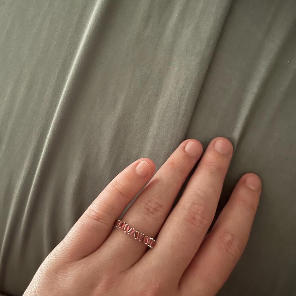 Beautiful lab created hot pink topaz size 10 ring!